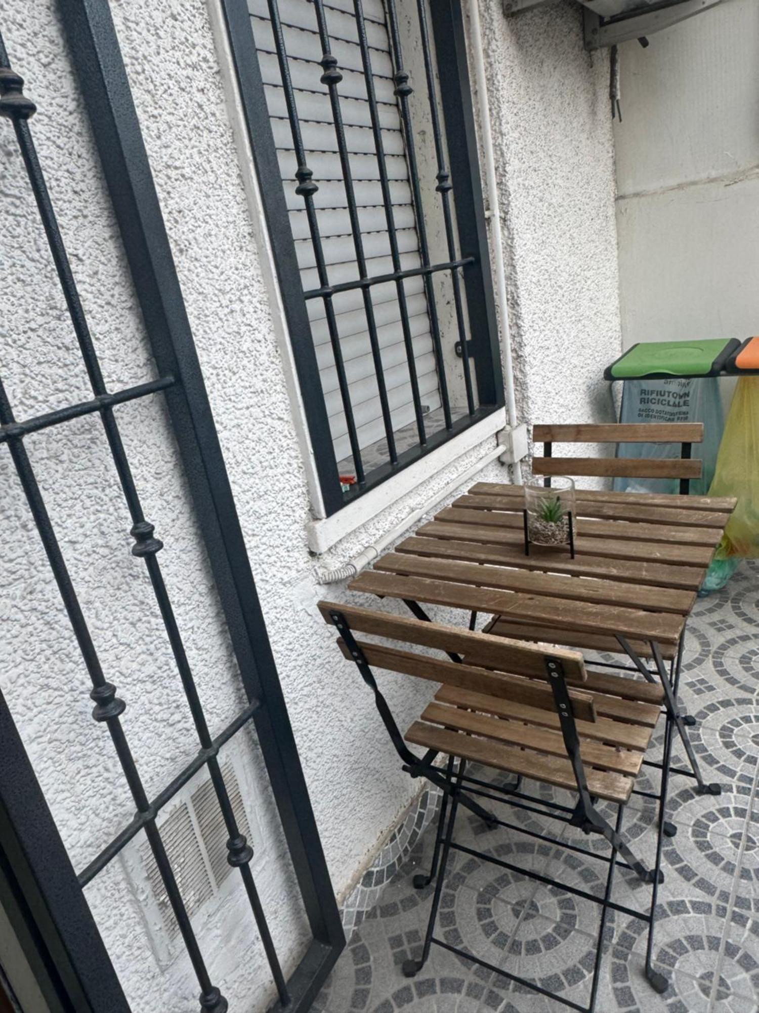 Casa Alessio - Elegante Appartamento Nel Cuore Di Cesano Maderno Exterior photo